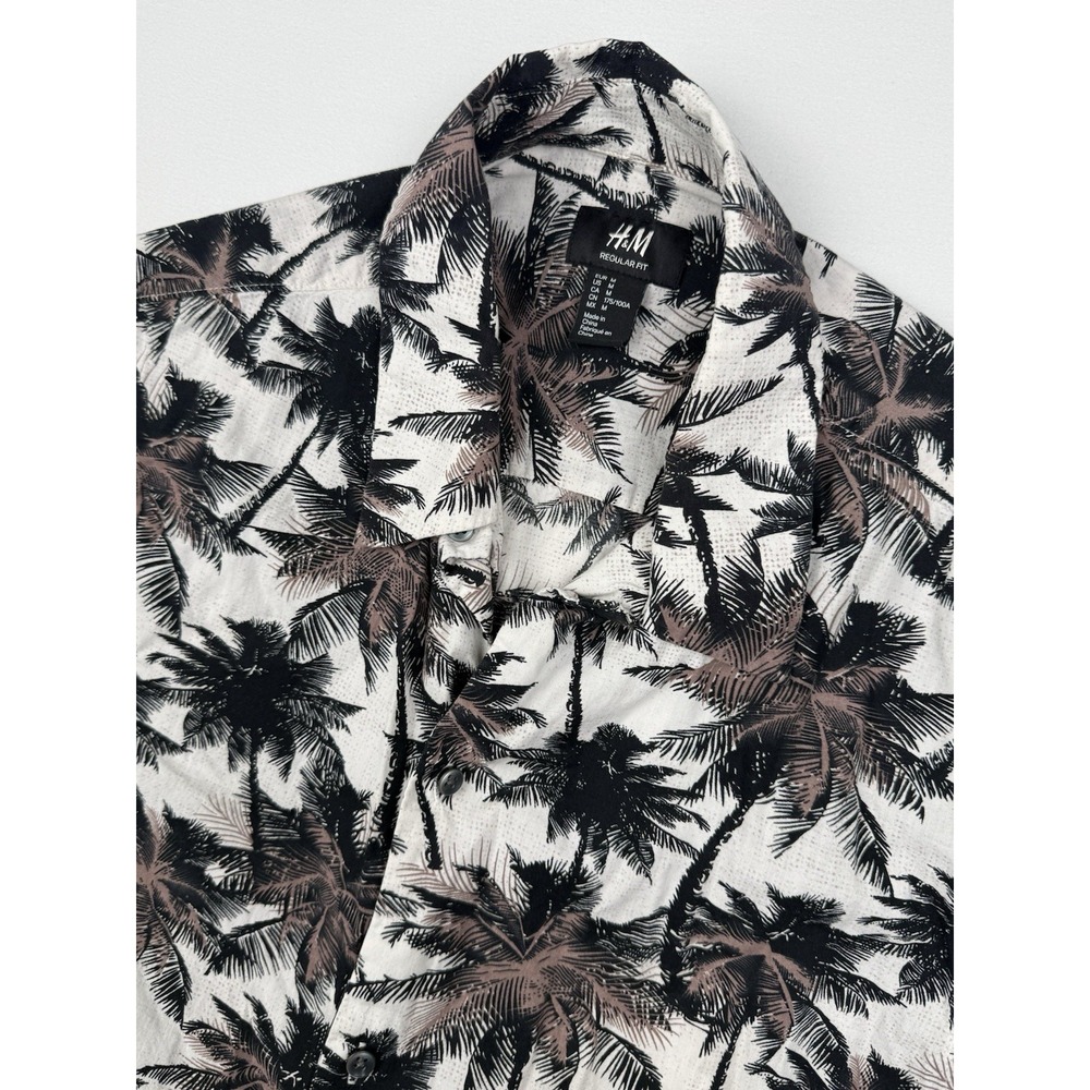 H&M Reg Size Med  Hawaiian Shirt Mens Brown Palm Tree  Short Sleeve Button Down